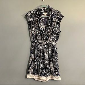 Freeway Navy & White Patterned Collared Romper with Lace Trim Sz L